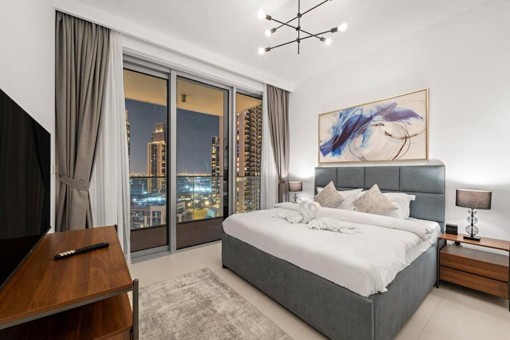 First Class Luxury 2br In Creek Harbour Pool, Gym, Walk To Dining Dubai